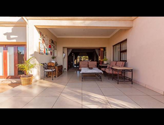 6 BEDROOM HOUSE FOR SALE IN KNOPPIESLAAGTE